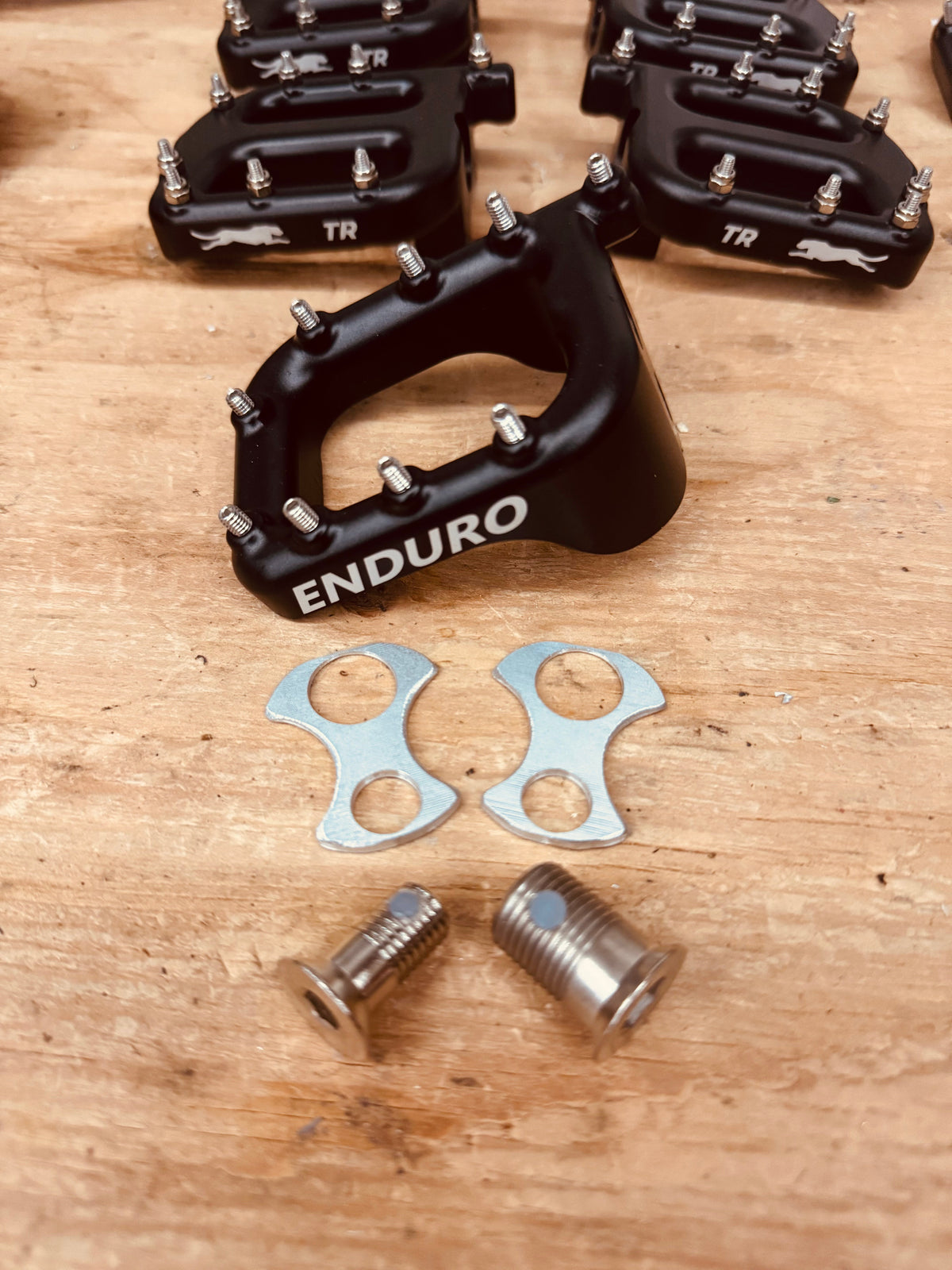 CALE DE CARROSSAGE POUR PLATEFORME ENDURO MOTION FACTORY RACING (CAW2P)