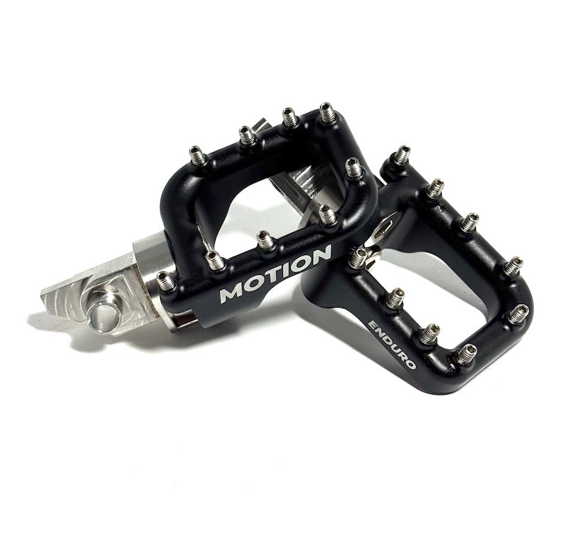 REPOSE-PIEDS FLEX-MOUNT MOTION FACTORY RACING KTM ADVENTURE / HUSQVARNA / GAS GAS / BETA / SHERCO (KGB)